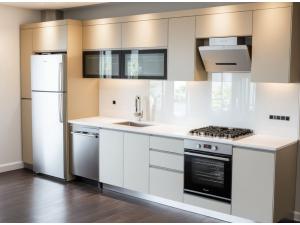 Mutfak Dolabı-( Akrilik ve Higglass Kapak )